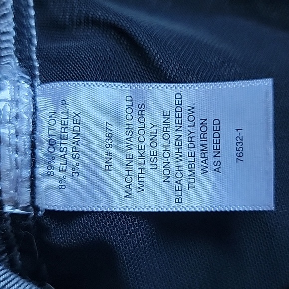 LIZ CLAIBORNE MID RISE BLACK CROP JEANS/ SIZE 12P. - Picture 4 of 11